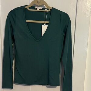 NWT Vince Deep Green V-Neck Long Sleeve Top